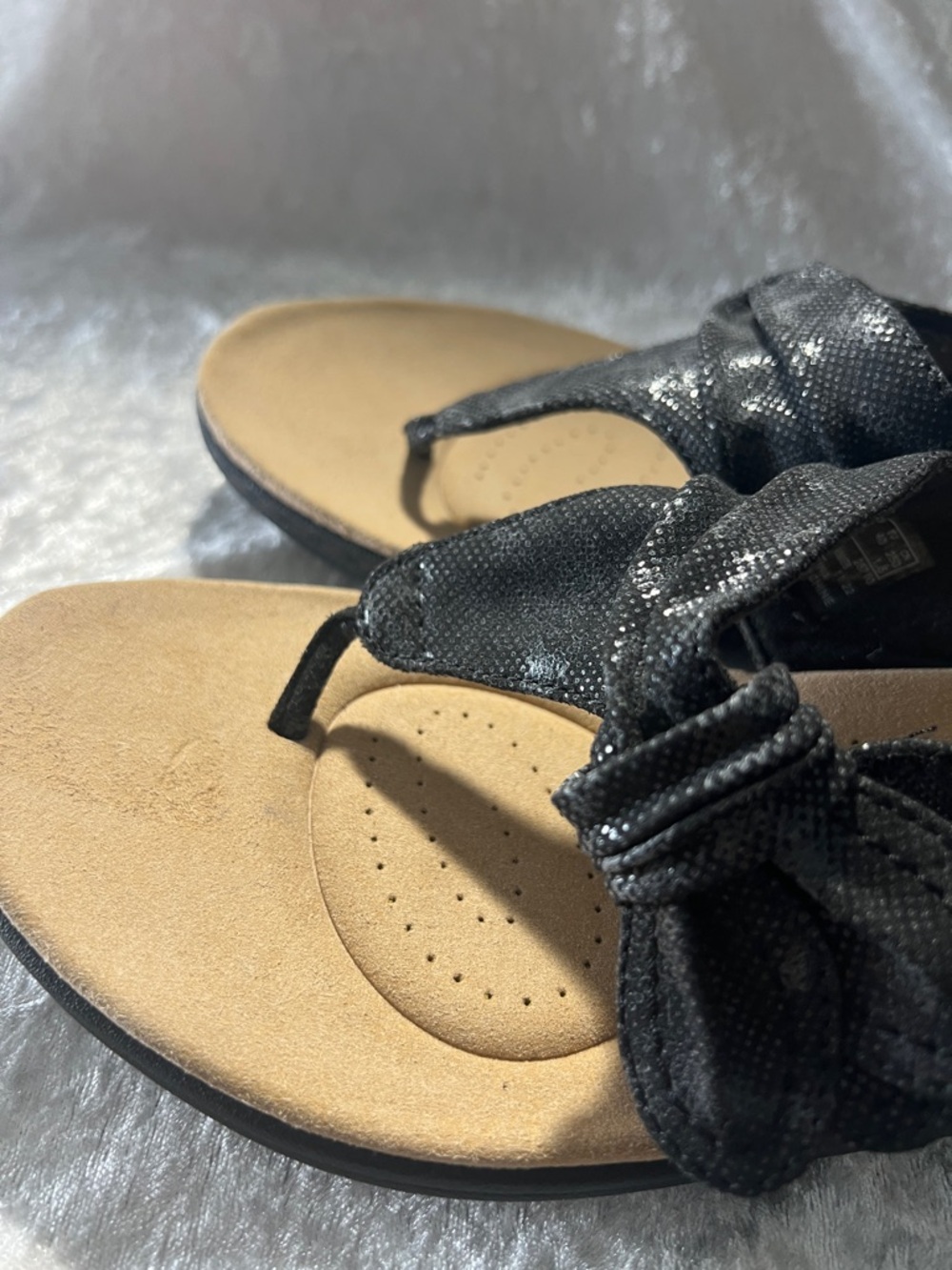 Clarks Black Knot Toe-Post Sandal - Picture 6 of 10